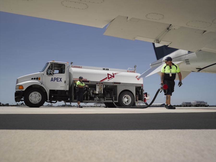 Refueling jet
